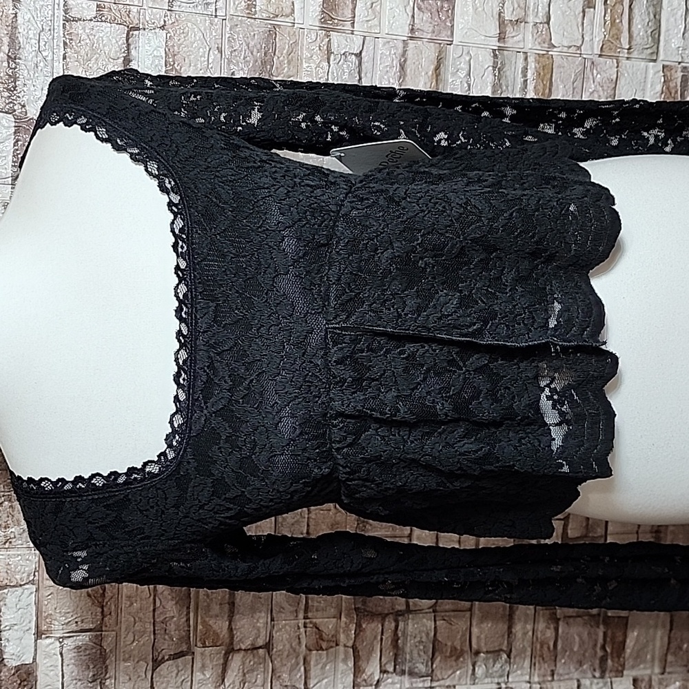 La Peche Brand New Elegant Black Lace Women's Top